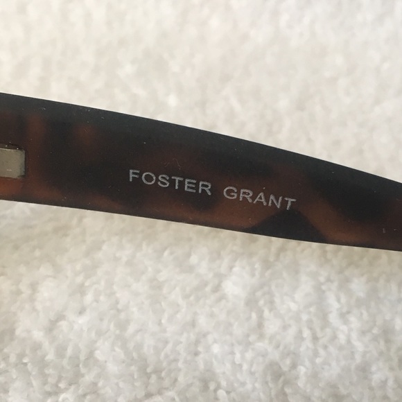 Foster Grant Brown Animal Print Sunglasses - Picture 3 of 6